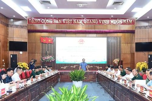 Phó Thủ tướng Trần Lưu Quang thăm, làm việc với tỉnh Điện Biên