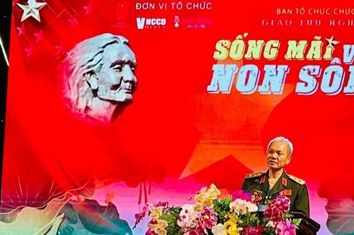 Giao lưu nghệ thuật 'Sống mãi với non sông'