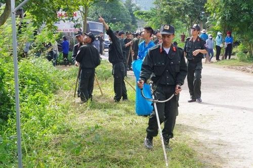 Cảnh sát Cơ động hành quân dã ngoại trấn áp tội phạm