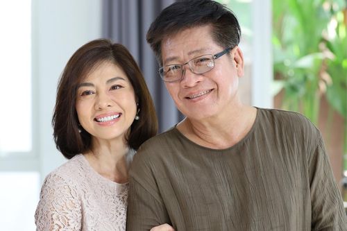 Hồ Lệ Thu ngoài đời trẻ trung gợi cảm, lên phim làm bà mẹ cáu kỉnh