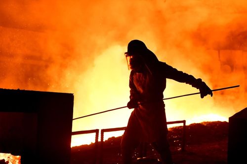 'Cú sốc kép' của ngành thép