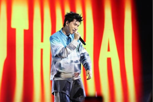 Hieuthuhai, Anh Tú, Rhyder, Pháp Kiều quậy tưng bừng tại đại nhạc hội