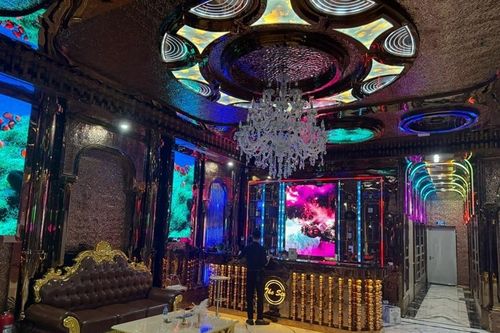 Yêu cầu dừng hoạt động quán karaoke không phép