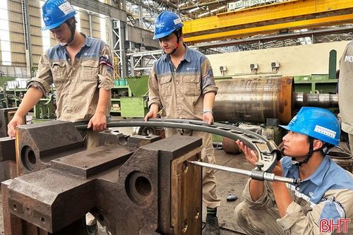 Nhà đầu tư, doanh nghiệp ở KKT Vũng Áng dồn sức chặng cuối năm