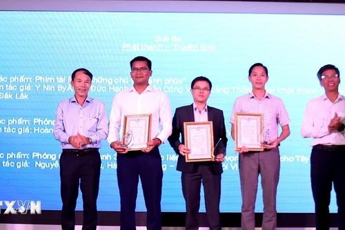 Lễ trao Giải Báo chí khu vực Tây Nguyên: Phóng viên TTXVN giành 2 giải