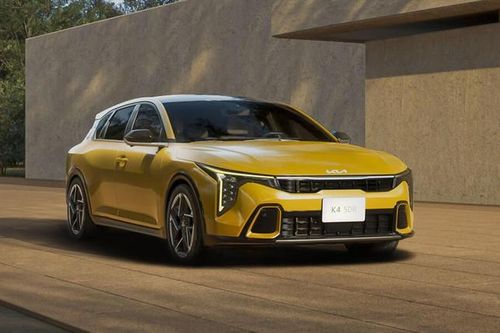 Lộ diện kiểu dáng mới của Kia K4 hatchback