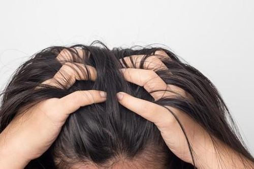 Đừng chủ quan với cơn đau da đầu, có nguyên nhân gây mù lòa, đe dọa tính mạng