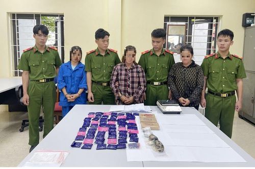 Tóm nhóm nữ quái gieo rắc 'cái chết trắng' số lượng lớn