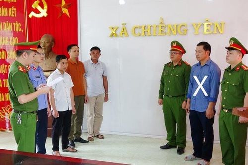 'Bắt tay' doanh nhân làm khống, Chủ tịch xã bị giam
