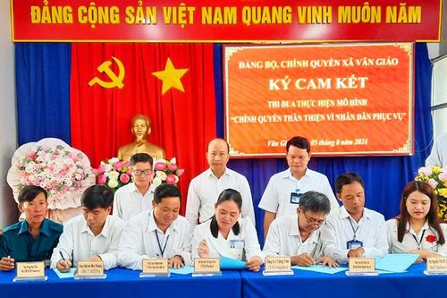 Ra mắt mô hình 'Chính quyền thân thiện vì Nhân dân phục vụ' tại xã Văn Giáo
