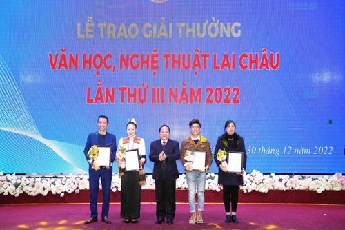 Vai trò văn học nghệ thuật trong bồi dưỡng tâm hồn, tình cảm của con người Lai Châu