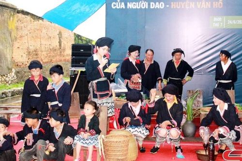 Trang phục truyền thống – di sản của đồng bào các dân tộc