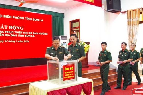 Bộ đội Biên phòng tỉnh quyên góp, ủng hộ khắc phục thiên tai