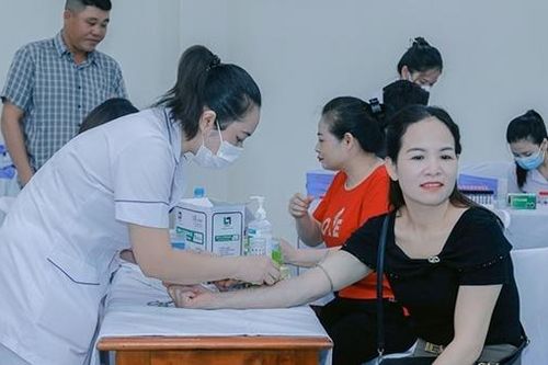 Loay hoay tháo gỡ tình trạng thiếu thuốc, vật tư y tế và nợ đọng