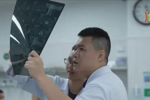 Bệnh viện Việt Đức phải giảm ca mổ vì thiếu thuốc
