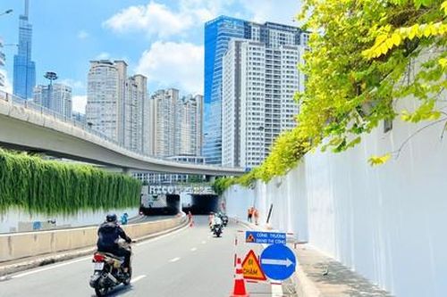 TPHCM: 'Khoác áo mới' cho nhiều cây cầu, hầm chui
