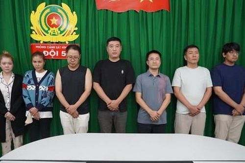 Vụ đột kích 'thiên đường ăn chơi' có 120 nữ tiếp viên: Bắt giam 7 bị can