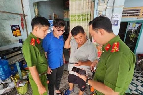 Phường Tân Thới Nhất: Cao điểm Chiến sĩ tình nguyện tham gia chuyển đổi số