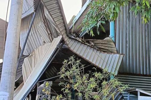 Nhà dân ở 'thủ phủ khoáng sản' Nghệ An bất ngờ đổ sập
