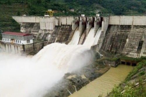 Các thủy điện ở Lào Cai đồng loạt xả lũ, nhiều hộ dân vùng hạ du ngập lụt