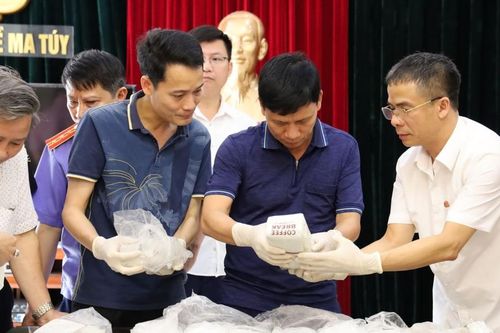 Bắt 4 người buôn 34kg ma túy
