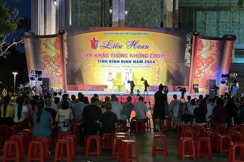 Nam nghệ nhân đột tử khi đang biểu diễn trên sân khấu tuồng