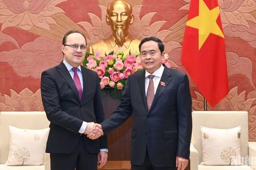 Chủ tịch Quốc hội Trần Thanh Mẫn tiếp Đại sứ Liên bang Nga Gennady Bezdetko