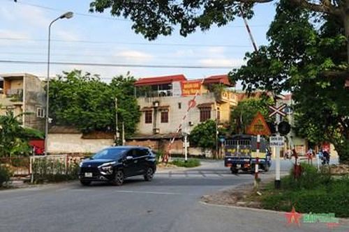 Phát huy hiệu quả đường dây nóng góp phần bảo đảm an toàn giao thông đường sắt