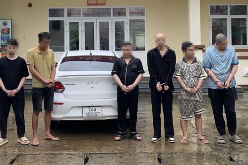 Triệt phá đường dây đưa đón người nhập cảnh trái phép qua biên giới