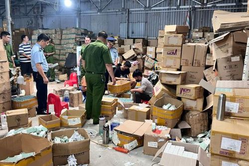 Cử tri phản ánh tình trạng thuốc, mỹ phẩm kém chất lượng bán trôi nổi trên thị trường: Bộ Y tế lên tiếng