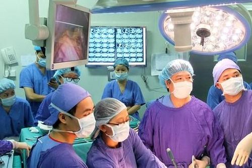 Gỡ dần tình trạng thiếu thuốc, vật tư y tế