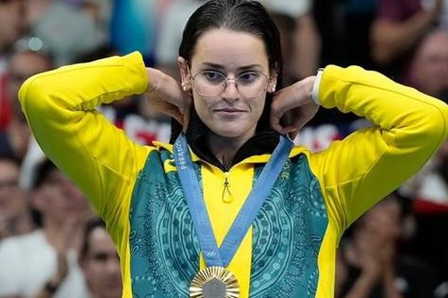 Kình ngư Australia bị tốp 3 bỏ xa nhưng vẫn được trao huy chương Olympic