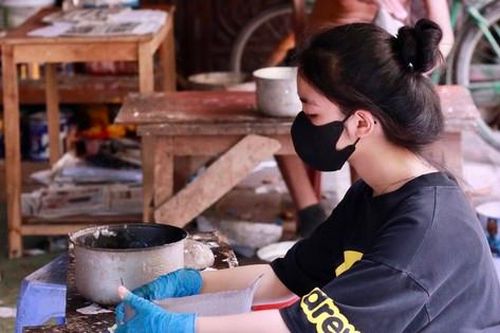 Khám phá xưởng làm đồ chơi Trung thu truyền thống nổi tiếng ở Hưng Yên