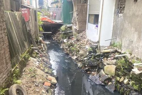 Hơn một thập kỷ bị ô nhiễm từ dự án làm cống giữa Thủ đô