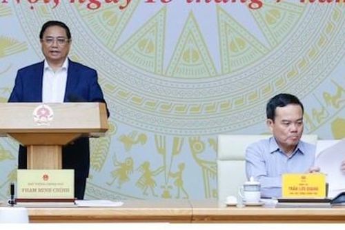 Thể chế hóa, bảo đảm thống nhất với quy định tạm đình chỉ công tác cán bộ cấp dưới