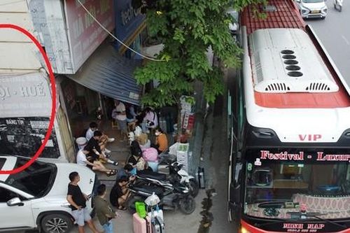 Hà Nội: Tạm dừng cấp phù hiệu cho phương tiện của 11 doanh nghiệp xe hợp đồng