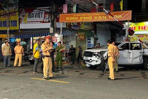 Khởi tố vụ xe bán tải 'đối đầu' tàu hỏa khiến 2 người tử vong