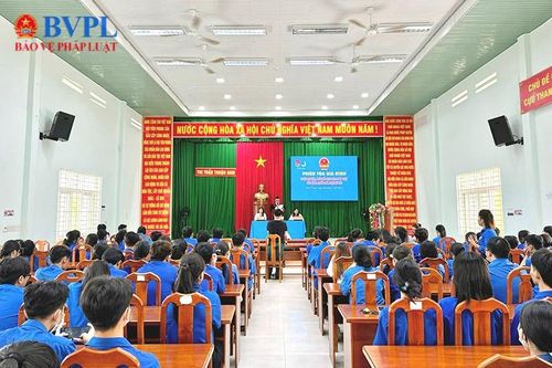 Chi đoàn VKSND tỉnh Bình Thuận phối hợp tổ chức phiên tòa giả định