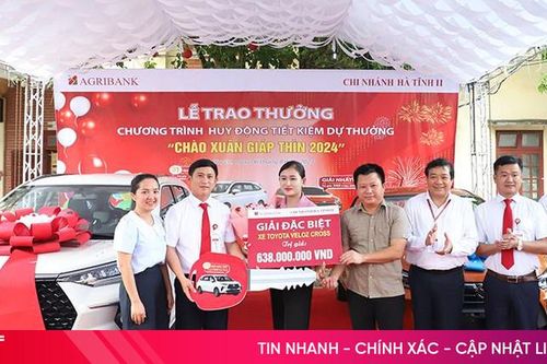 Agribank Hà Tĩnh II trao thưởng 2 xe ô tô cho khách hàng