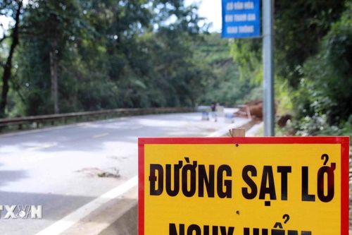 Cận cảnh các tuyến đường ở Lai Châu tiềm ẩn nguy cơ sạt lở đất đá