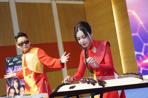 Gameshow mới khích lệ người chơi kết hợp nhạc điện tử với cổ điển, dân gian