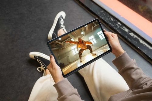 Lenovo ra mắt máy tính bảng giải trí Tab Plus