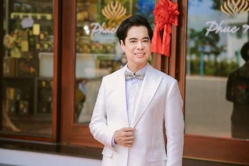 Danh ca Ngọc Sơn công khai làm điều đặc biệt cho hai người con