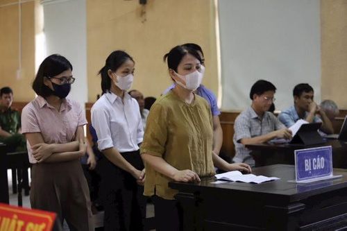 Dàn xếp 'quân xanh' giám đốc cùng thuộc cấp 'dính' án