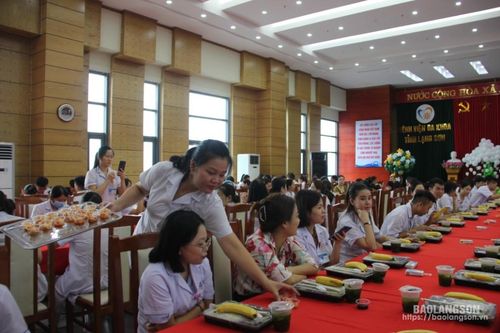 Bệnh viện Đa khoa tỉnh: Gần 600 suất ăn từ 'Bữa cơm công đoàn' hỗ trợ người lao động