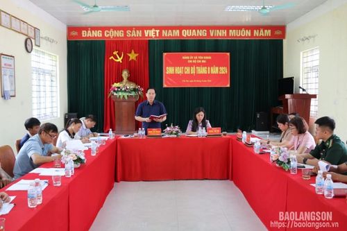 Lãnh đạo tỉnh dự sinh hoạt chi bộ tại thôn Chi Ma, xã Yên Khoái, huyện Lộc Bình