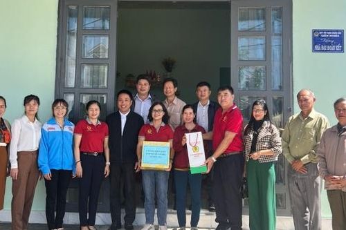 Đức Trọng: Trao 2 nhà đại đoàn kết cho hộ nghèo