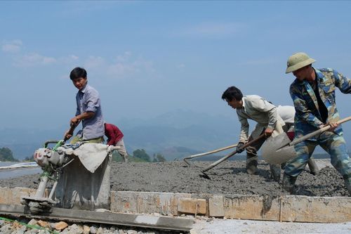 Hạ tầng giao thông đi trước để phát triển vùng khó