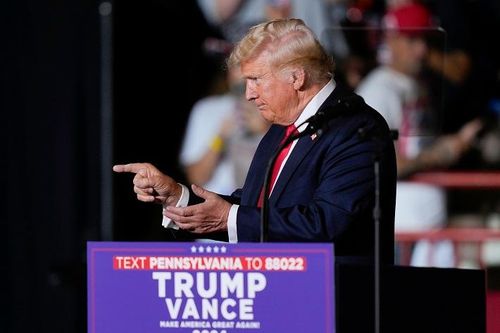 Quốc tế nổi bật: Ông Donald Trump tiếp tục chỉ trích ông Joe Biden