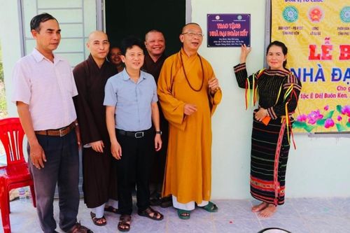 Phú Yên: Phân ban Phật tử dân tộc T.Ư bàn giao 2 căn nhà Đại đoàn kết đến gia đình đồng bào